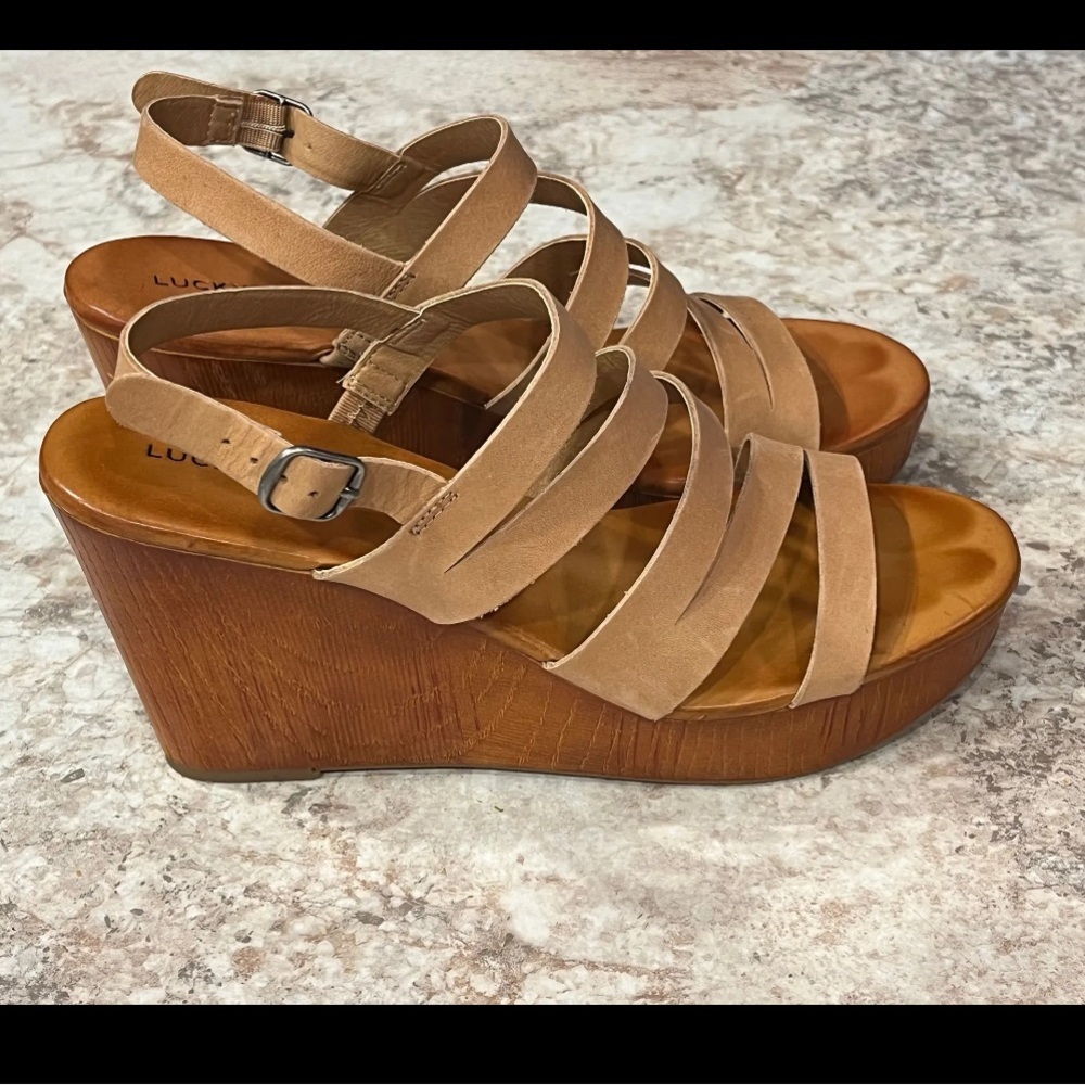 Lucky Brand Tan Wedge Marinaa Sandals Women Sz 9.5M